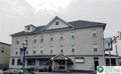 /international/us/2050-main-street-northampton-boro-pa-110107573702/
