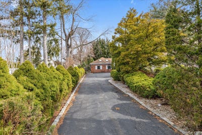 /international/us/84-horton-place-syosset-ny-110106736171/