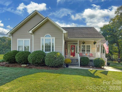 /international/us/6388-branson-davis-road-randleman-nc-110120416224/
