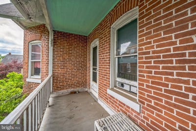 /international/us/513-race-street-perkasie-pa-110100337166/