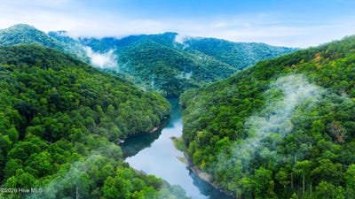 /international/us/water-gauge-road-lot-28-franklin-nc-110110381810/