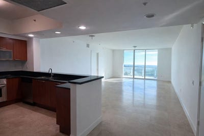 /international/us/14951-royal-oaks-lane-north-miami-fl-110106456473/