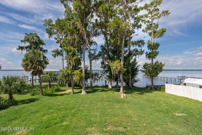 /international/us/109-st-johns-boulevard-east-palatka-fl-110119779375/