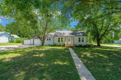 /international/us/320-s-illinois-st-eureka-ks-110100726950/