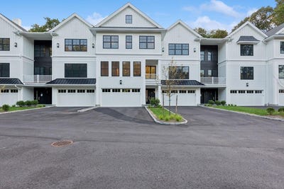 /international/us/133-spring-road-huntington-ny-110098070836/