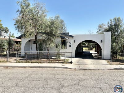 /international/us/228-espinoza-st-calexico-ca-110108077841/