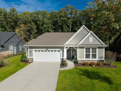/international/us/17522-shinnecock-drive-spring-lake-mi-110120533585/