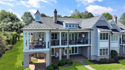 /international/us/75-grande-villa-dr-penhook-va-110106931586/