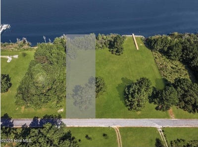 /international/us/country-estate-road-lot-12-columbia-nc-110103291975/