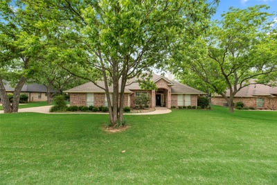/international/us/8911-hickory-hill-drive-granbury-tx-110107712163/