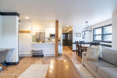/international/us/3600-w-michael-drive-teton-village-wy-110100101194/