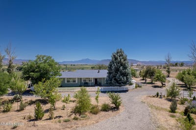 /international/us/105-artist-view-road-smith-valley-nv-110109632897/