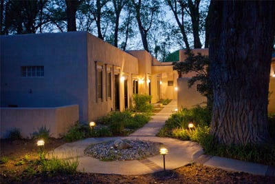 /international/us/405-cordoba-lane-taos-nm-110085387095/?lang=zh-tw