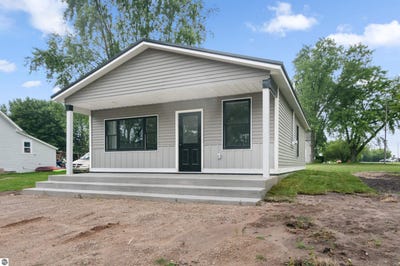 /international/us/202-sabina-street-mcbain-mi-110093321405/