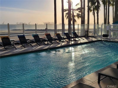/international/us/25-15th-place-long-beach-ca-110097700510/