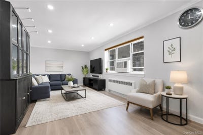 /international/us/2909-137th-street-flushing-ny-110108679609/