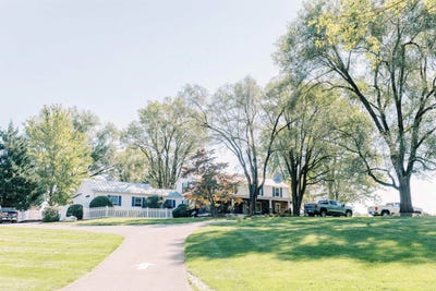 /international/us/1329-commerce-rd-staunton-va-110103166979/