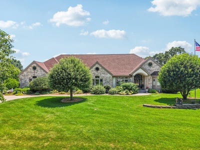 /international/us/9201-w-kensington-way-franklin-wi-110101097126/