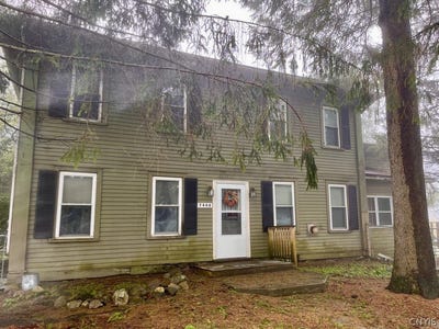 /international/us/7408-academy-street-pompey-ny-110107390689/
