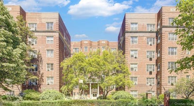 /international/us/76-35-113th-street-forest-hills-ny-110110355358/