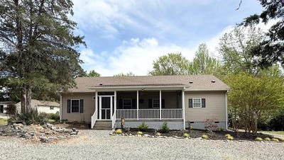 /international/us/658-ferry-hill-trail-clarksville-va-110107082861/