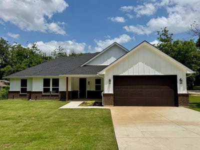 /international/us/507-s-4th-street-grandview-tx-110100336663/