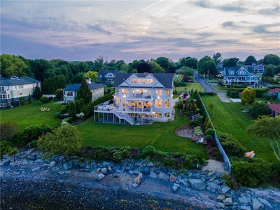 /international/us/10-coulter-street-jamestown-ri-110106216237/