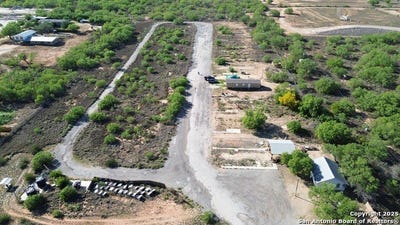/international/us/1750-fm-186-carrizo-springs-tx-110098693971/