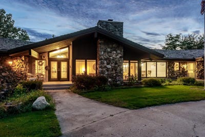 /international/us/8600-summerset-drive-belvidere-il-110120054674/