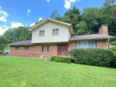 /international/us/2-brick-lane-gilbert-wv-110101021830/