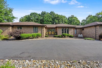 /international/us/106-maria-boulevard-archbald-pa-110110294703/