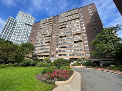 /international/us/9-hawthorne-place-12f-boston-ma-110108490926/