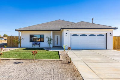 /international/us/8213-willow-avenue-california-city-ca-110100925871/