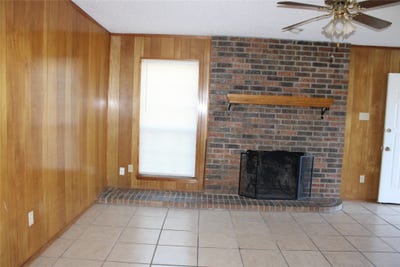 /international/us/613-renfro-street-burleson-tx-110105002441/