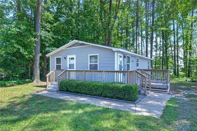/international/us/1616-baptist-road-yorktown-va-110108585608/