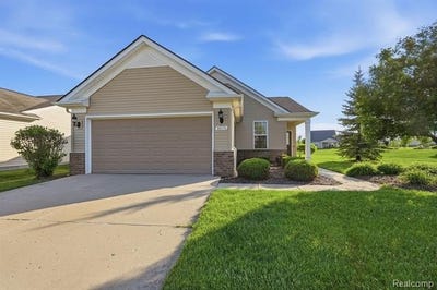 /international/us/9370-sand-hill-drive-grand-blanc-twp-mi-110108423421/