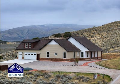 /international/us/145-cedar-lookout-lander-wy-110105194858/