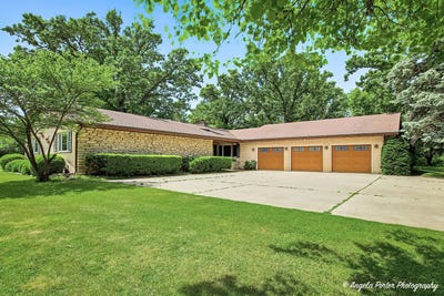 /international/us/4121-miller-oaks-drive-mchenry-il-110108618027/
