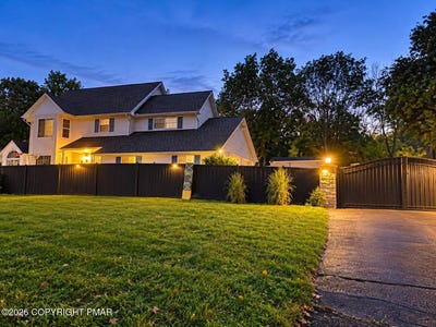 /international/us/222-martha-lane-blakeslee-pa-110120453001/