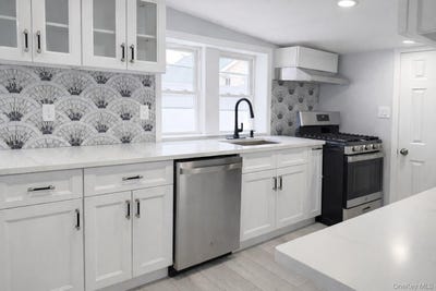 /international/us/70-s-cottage-street-valley-stream-ny-110106214767/