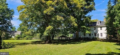 /international/us/1341-durham-road-new-hope-pa-110102392624/