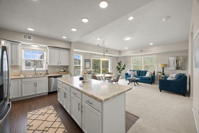 /international/us/1427-34th-avenue-sw-altoona-ia-110119995358/