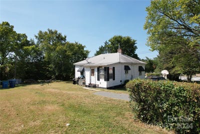 /international/us/110-sims-parkway-harrisburg-nc-110094586261/