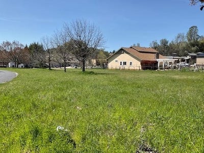 /international/us/576-quiet-place-murphys-ca-110098590435/