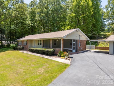 /international/us/113-chestnut-road-landrum-sc-110108066600/