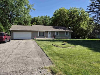 /international/us/1282-arrowhead-drive-burton-mi-110108440799/