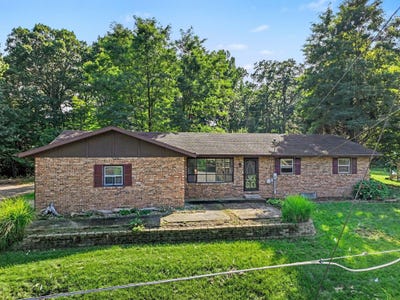 /international/us/3288-chestnut-avenue-coloma-mi-110110295081/