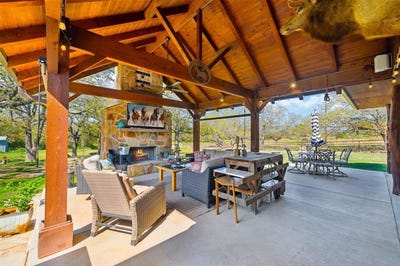 /international/us/4412-holbrook-road-springtown-tx-110098651405/