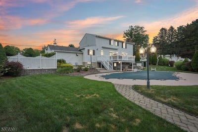 /international/us/17-mayhew-dr-fairfield-twp-nj-110100977566/