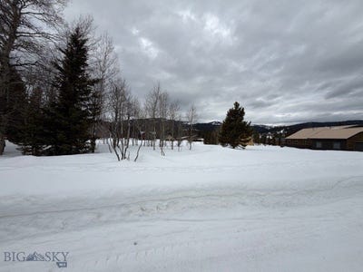 /international/us/40-bull-elk-road-west-yellowstone-mt-110106218866/